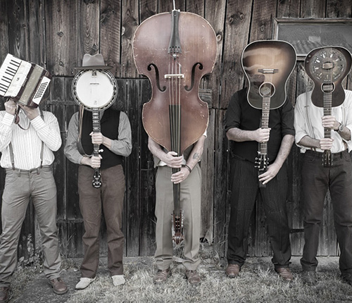 Die Musiker der Gruppe the Rooster Crows