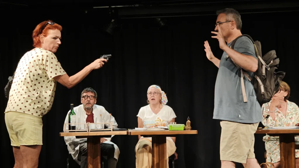 Szene aus der Eigenproduktion Eingeschlossene Gesellschaft im Paul-Theater